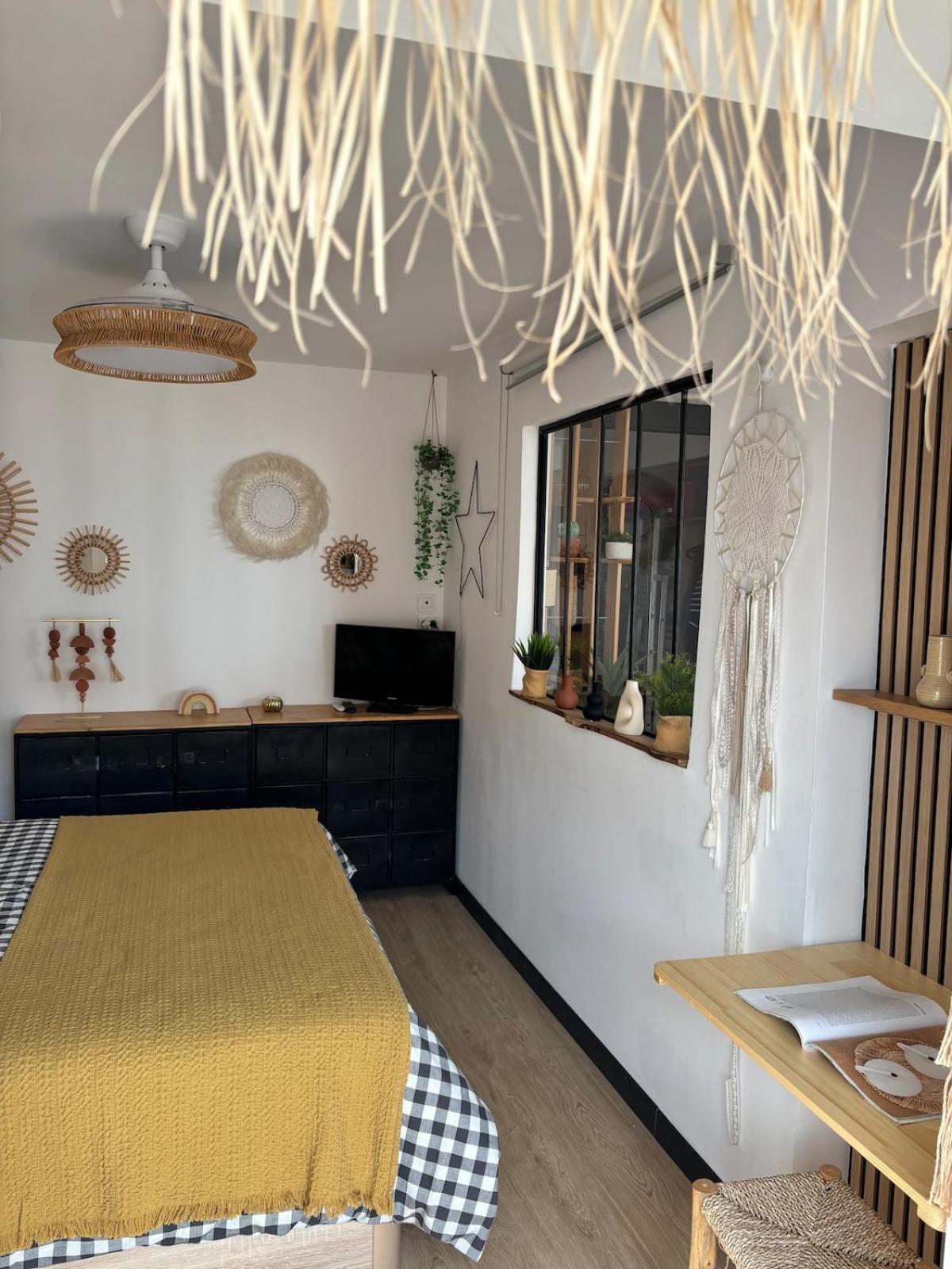 Apartment L'appart-rosas Boheme Chic, Au Bord De La *